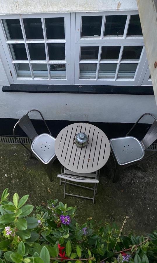 Monmouth House Apartments, Lyme Regis Old Town, Dog Friendly, Parking Экстерьер фото