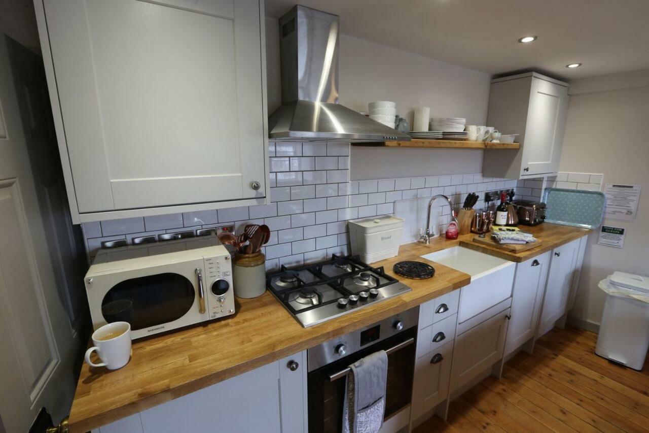 Monmouth House Apartments, Lyme Regis Old Town, Dog Friendly, Parking Экстерьер фото